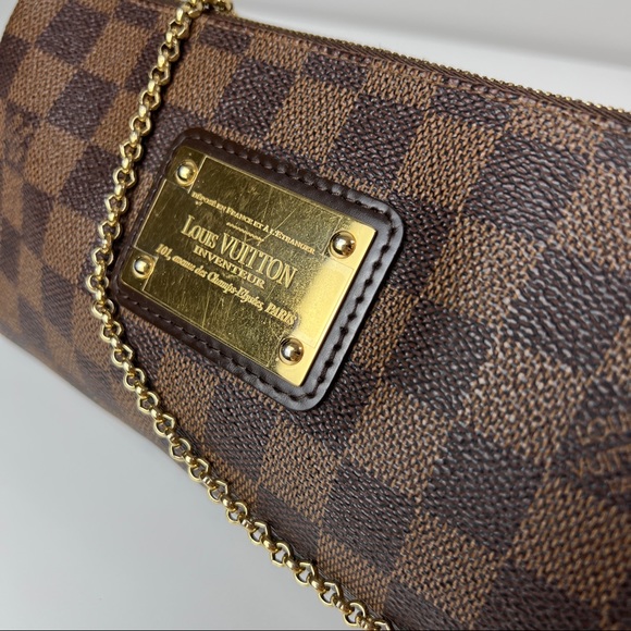 ❌SOLD❌Louis Vuitton Damier Ebene Eva Crossbody Clutch - Picture 4 of 12
